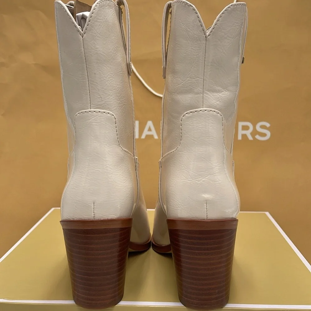 Michael Kors WAVERLY HEELED BOOTIE FAUX LEATHER
49F4WVME6L
LT CREAM - Picture 13 of 16